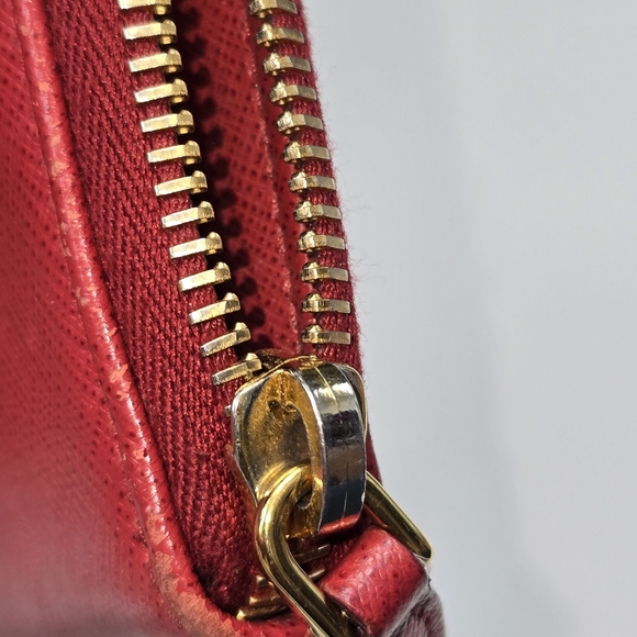 Prada Saffiano Zip Coin Wallet - Picture 4 of 4